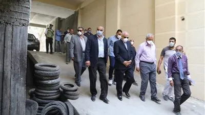 محافظ الجيزة يقود أولى حملات فتح الجراجات المغلقة بالدقي والعجوزة