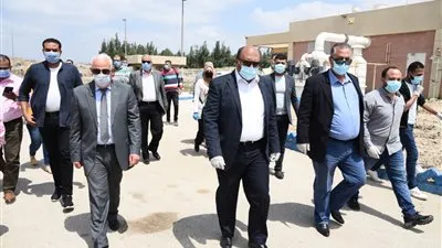 محافظ بورسعيد يفتتح أعمال تطوير محطة رفع مياه عكرة (صور)