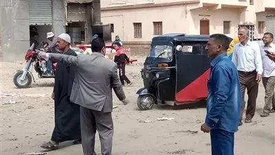 فض أسواق شعبية في البحيرة لمواجهة كورونا (صور)