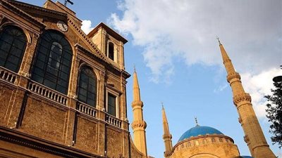 دولة عربية تسمح بإقامة الجمعة بالمساجد وقداس الأحد بالكنائس  