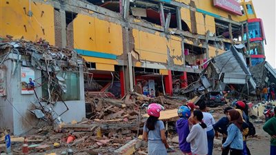 زلزال بقوة 6.9 درجة يضرب منطقة كيبولايوان بإندونيسيا