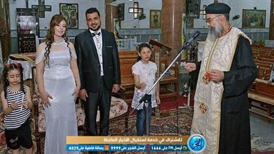 في زمن الكورونا.. عقد إكليل لزواج قبطي بحضور 6 مدعوين داخل الكنيسة (صور)