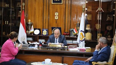 محافظ قنا: متابعة شكاوى المواطنين على رأس أولوياتي