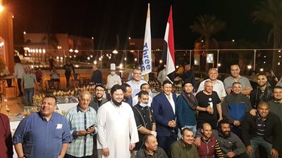 حفلة وداع للنزلاء المصريين العائدين من الخارج قبل مغادرتهم فندق الحجر بمرسى علم