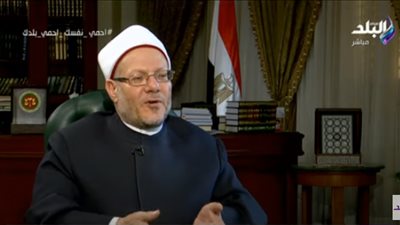 هل يجوز اخراج الزكاة نقدا؟.. المفتي يرد (فيديو)