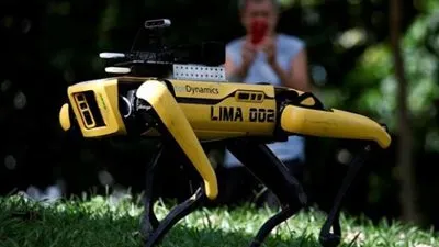 آخرها روبوت على شكل كلب.. أغرب طرق مواجهة كورونا حول العالم