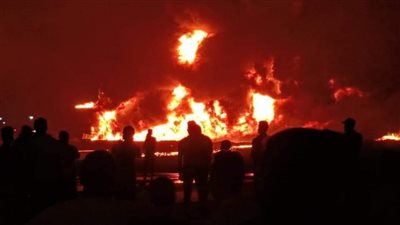 عاجل.. 15 سيارة إطفاء للسيطرة على حريق ضخم بالعاشر من رمضان (صور)