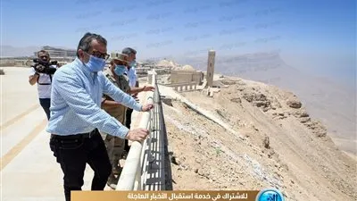 شاهد.. وزير السياحة يزور أكبر مدينة سياحية جبلية في مصر 