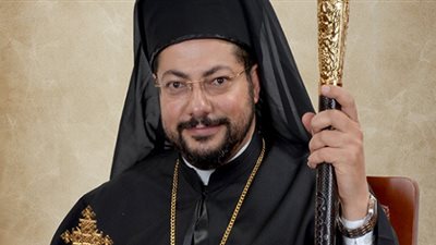 متحدث الكاثوليكية عن السماح بإقامة الأكاليل في الكنائس: تم اتخاذه بعد دراسة