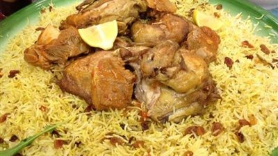 رمضان بنكهة سعودية.. طريقة عمل كبسة بالدجاج وسلطة الفتة