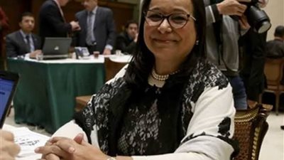 برلمانية: إلزام المواطنين بارتداء الكمامات الطبية يحد من انتشار كورونا 