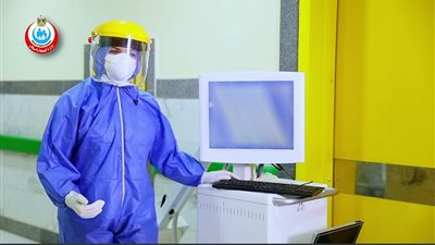 في اليوم العالمي للتمريض.. رسالة أمل من مقاتلات الجيش الأبيض بمستشفيات العزل (فيديو)