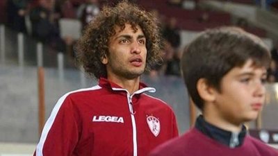 بعد طرده من لاريسا.. أزمات عمرو وردة عرض مستمر (تقرير)