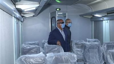 وزير النقل يتفقد ورش كوم أبو راضي للسكك الحديدية ببني سويف.. ويؤكد: انتهاء التطوير الشامل لـ 84 عربة أسباني