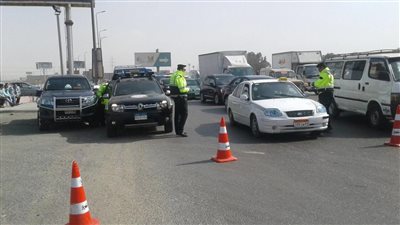 حملات مرورية لرفع السيارات المتروكة بشوارع الجيزة
