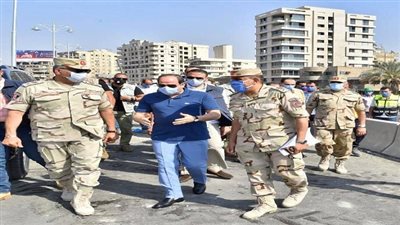 شاهد.. السيسي يتفقد أعمال تطوير عددا من الطرق والكباري شرق القاهرة
