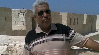 وفاة معلم بفيروس كورونا في عين شمس.. ووالدته تموت حزنا عليه