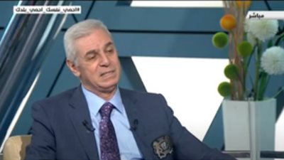 أستاذ أمراض صدرية: هناك تفاوت ملحوظ في أعراض الإصابة بكورونا (فيديو)