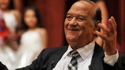 روجينا باكية حسن حسني: 