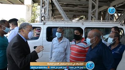 سحب تراخيص سيارات الأجرة حال عدم ارتداء السائق أو الركاب الكمامة بالمنيا (فيديو)