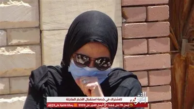 شاهد.. انهيار زوجة حسن حسني وابنته في جنازته