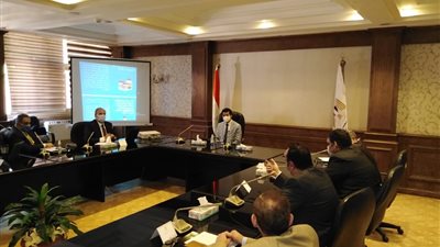  وزير الرياضة يبحث مع اللجنة الطبية ضوابط وإجراءات عودة النشاط