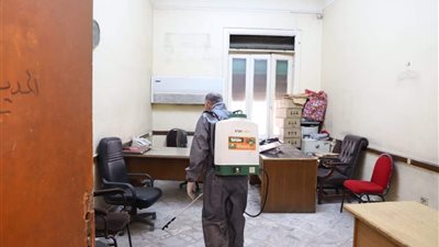 بعد ظهور حالات كورونا.. تعقيم مقر النقابة العامة للمحامين (صور)