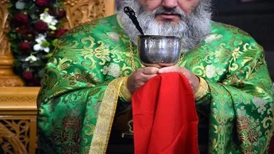 مستشفيات الكنيسة اليونانية تطالب بإدخال المناولة رغم كورونا