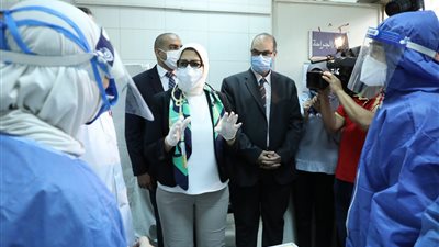 وزيرة الصحة توجه بنقل مواطن إلى مستشفى الهلال لتلقي العلاج