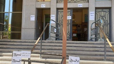 مجلس الدولة بالإسكندرية يواصل عملية تعقيم القاعات 