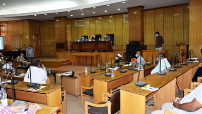 محافظ أسوان يشدد على  الإجرءات الوقائية لسلامة الطلاب والمراقبين والعاملين في امتحانات الثانوية 