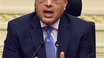 رئيس الوزراء يترأس اجتماع المحافظين عبر الفيديو كونفرانس