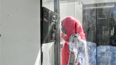 جامعة القاهرة: توفير كبائن تعقيم ذاتي وكواشف حرارية على البوابات (صور)