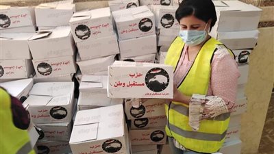 مستقبل وطن بالبحر الأحمر يوزع 10 آلاف كرتونة مواد غذائية (صور)