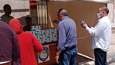 توفير كمامات ومطهرات بأسعار مخفضة بدمنهور (صور)