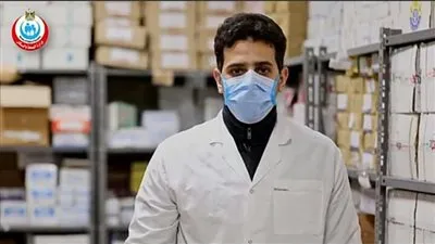 صيدلي يوجه رسالة من إحدى مستشفيات العزل (فيديو)