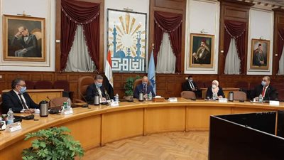 وزير قطاع الأعمال العام ومحافظ القاهرة يبحثان عددا من الموضوعات المشتركة