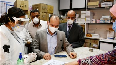 نائب محافظ البحيرة تتفقد مستشفيات عزل مصابي كورونا.. وتتأكد من توافر المستلزمات الطبية (صور)