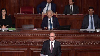 الحكومة التونسية تعلن إعادة فتح الحدود 