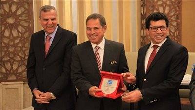 مدرب المنتخب الأوليمبي يوجه رسالة إلى محمود سعد