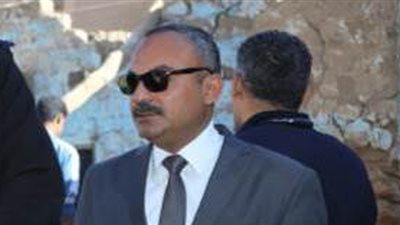 وزير التنمية المحلية يجدد ثقته فى 