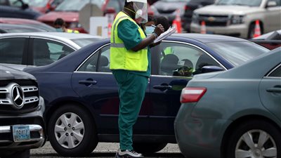 الولايات المتحدة تسجل ما يقرب من 20 ألف إصابة جديدة بكورونا أمس