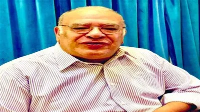 صلاح عبد الله يومه يبدأ يومه بأبيات من الشعر عبر 