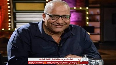 بيومي فؤاد: شهرتي في سن الـ50 عيب وتفاجئت بدفن حسن حسني