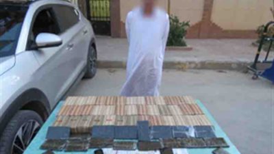 ضبط متهم لمحاولته تهريب 25 كيلو حشيش بالسويس 