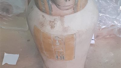 3 مومياوات وقطع أثرية أخرى تصل إلى متحف مطار القاهرة الدولي 