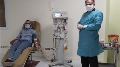 عاجل.. الصحة تعلن نجاح علاج مصابي كورونا ببلازما المتعافيين