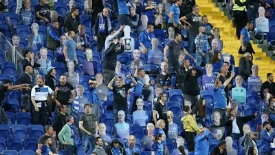 انتهاك قواعد التباعد الاجتماعي في مدرجات الدوري البلغاري