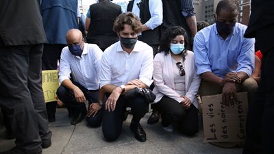 رئيس الوزراء الكندي يشارك في احتجاجات 