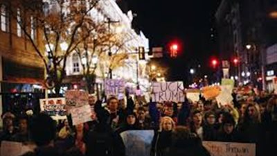 ازدياد حدة المواجهة بين الشرطة والمتظاهرين في 